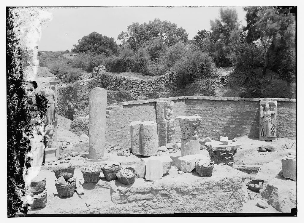 Ruins at Askalon, June 1921